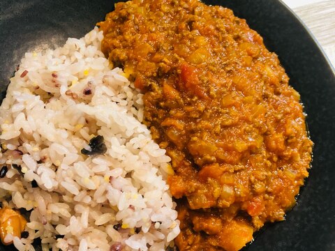 すりおろし人参のスパイスキーマカレー